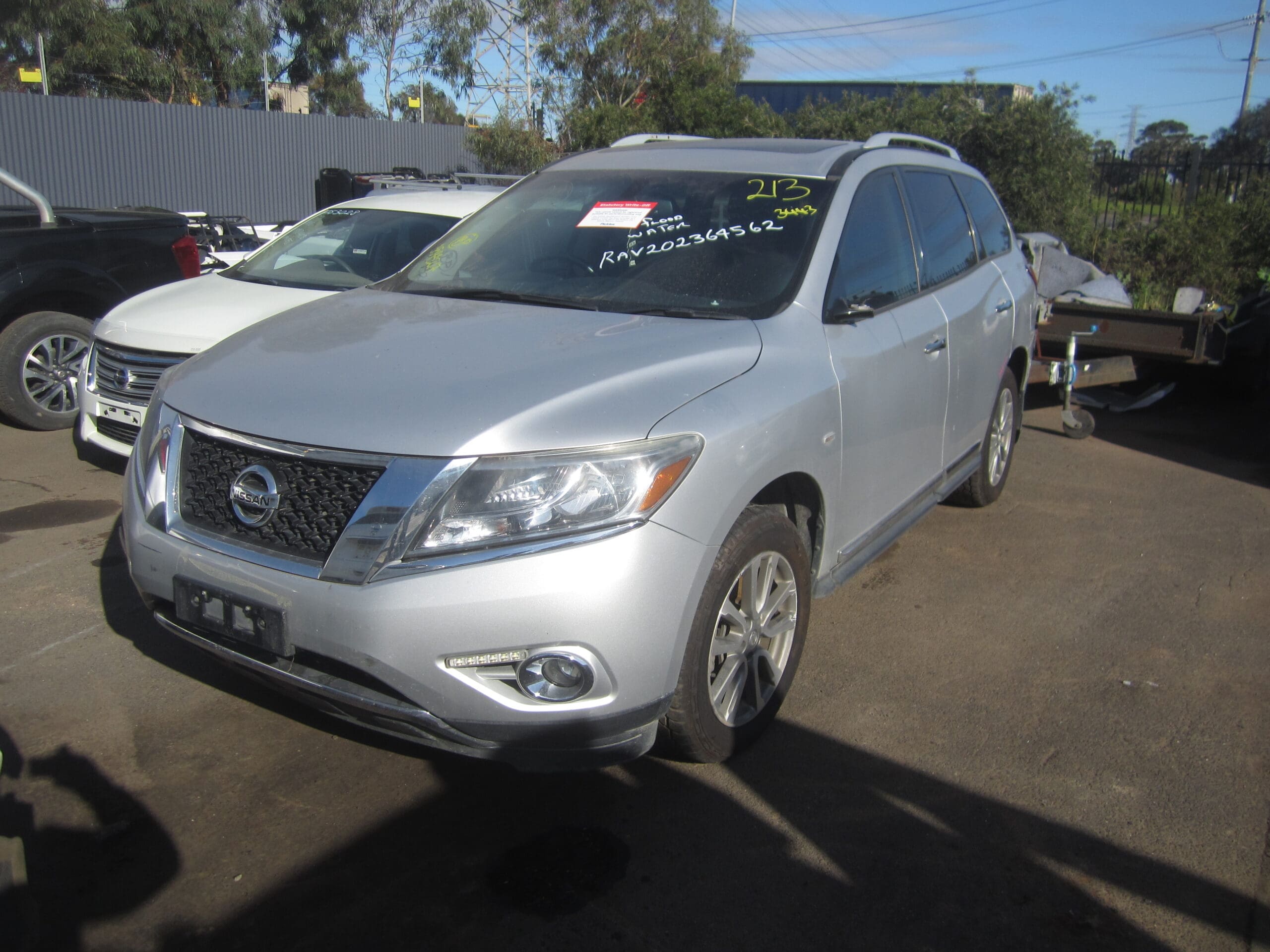NISSAN PATHFINDER R52 VQ35 SILVER 2015 WRECKING
