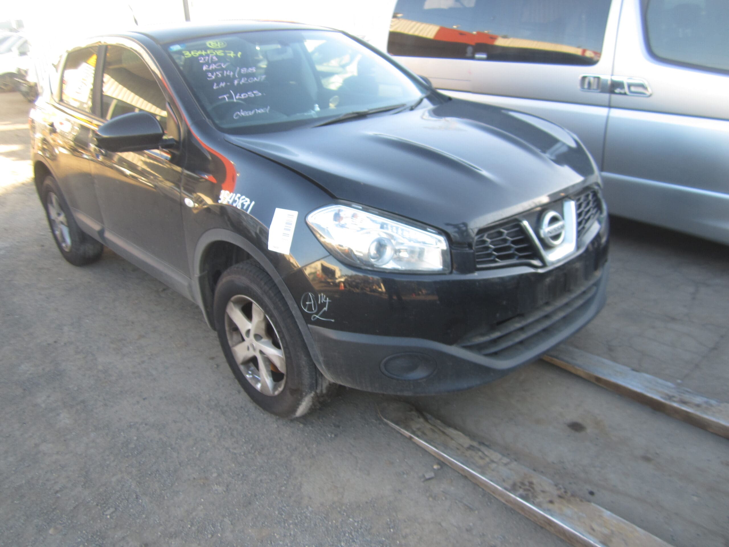 NISSAN DUALIS J10 5 SEAT ST 2L 2012 WRECKING