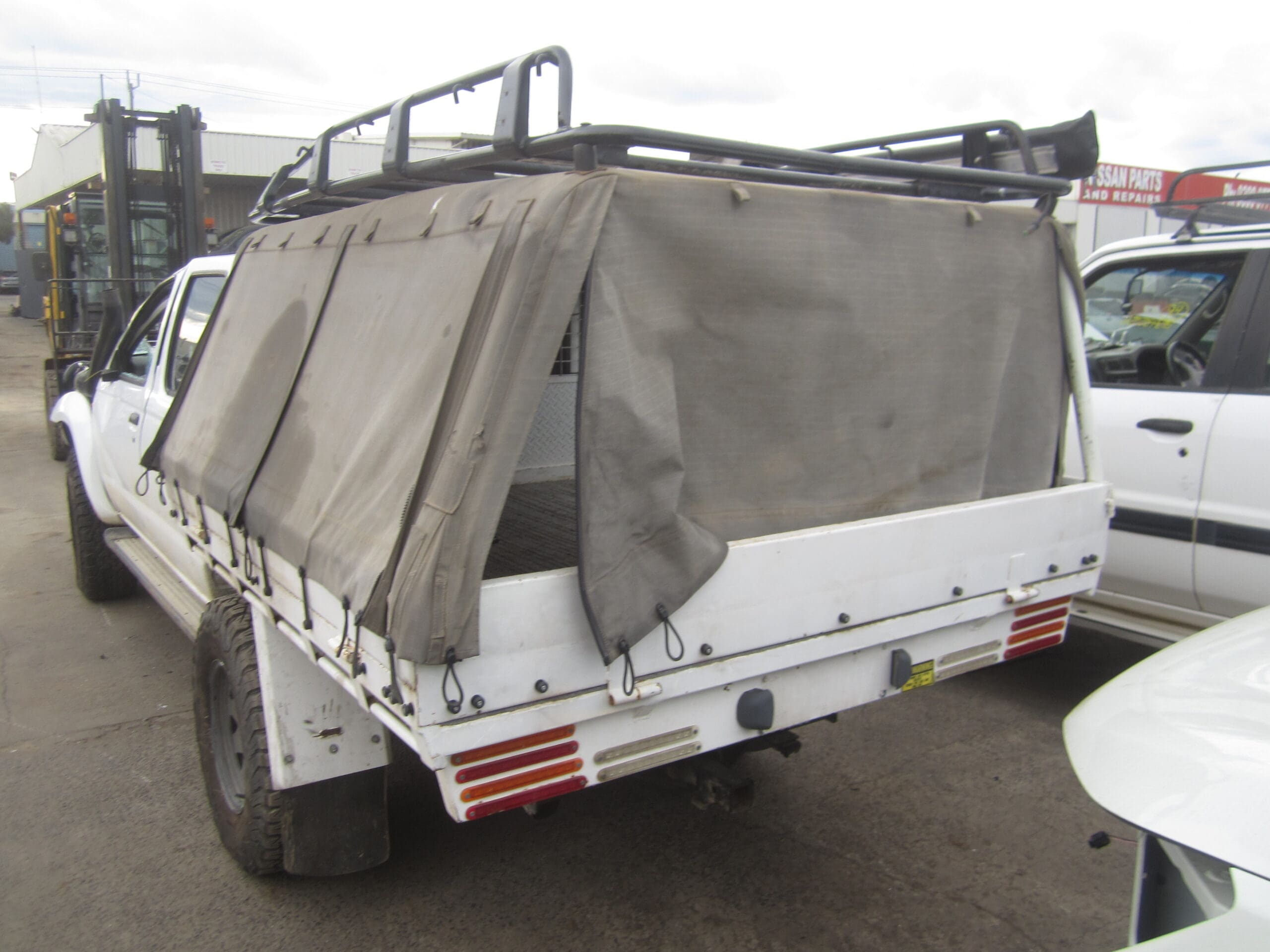 NISSAN NAVARA D22 YD25 DIESEL ST-R 2012 WRECKING