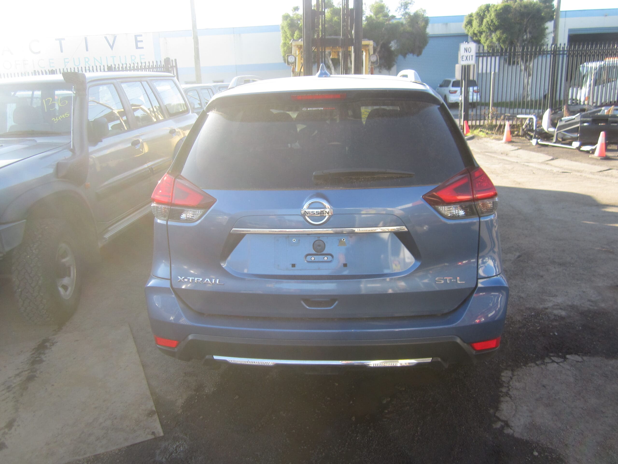 NISSAN X-TRAIL T32 ST-L QR25 BLUE 2018 WRECKING
