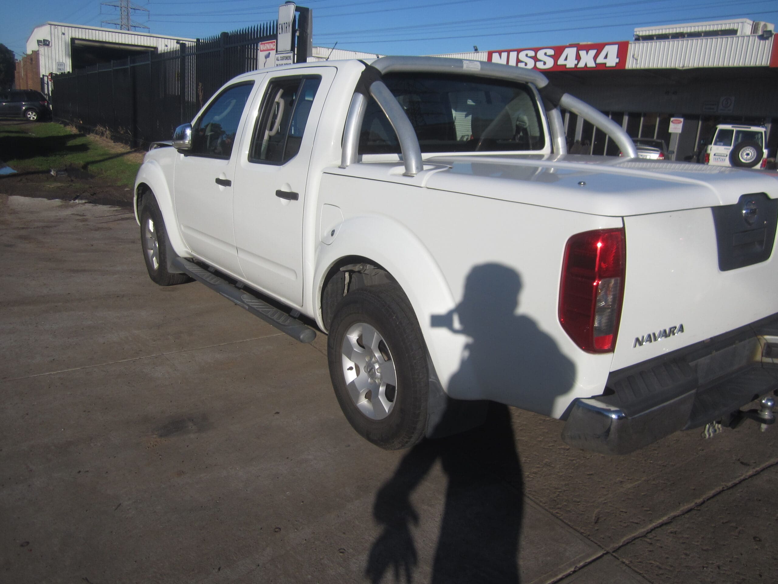 NISSAN NAVARA D40 VSK SPAIN YD25 WHITE 2009 WRECKING