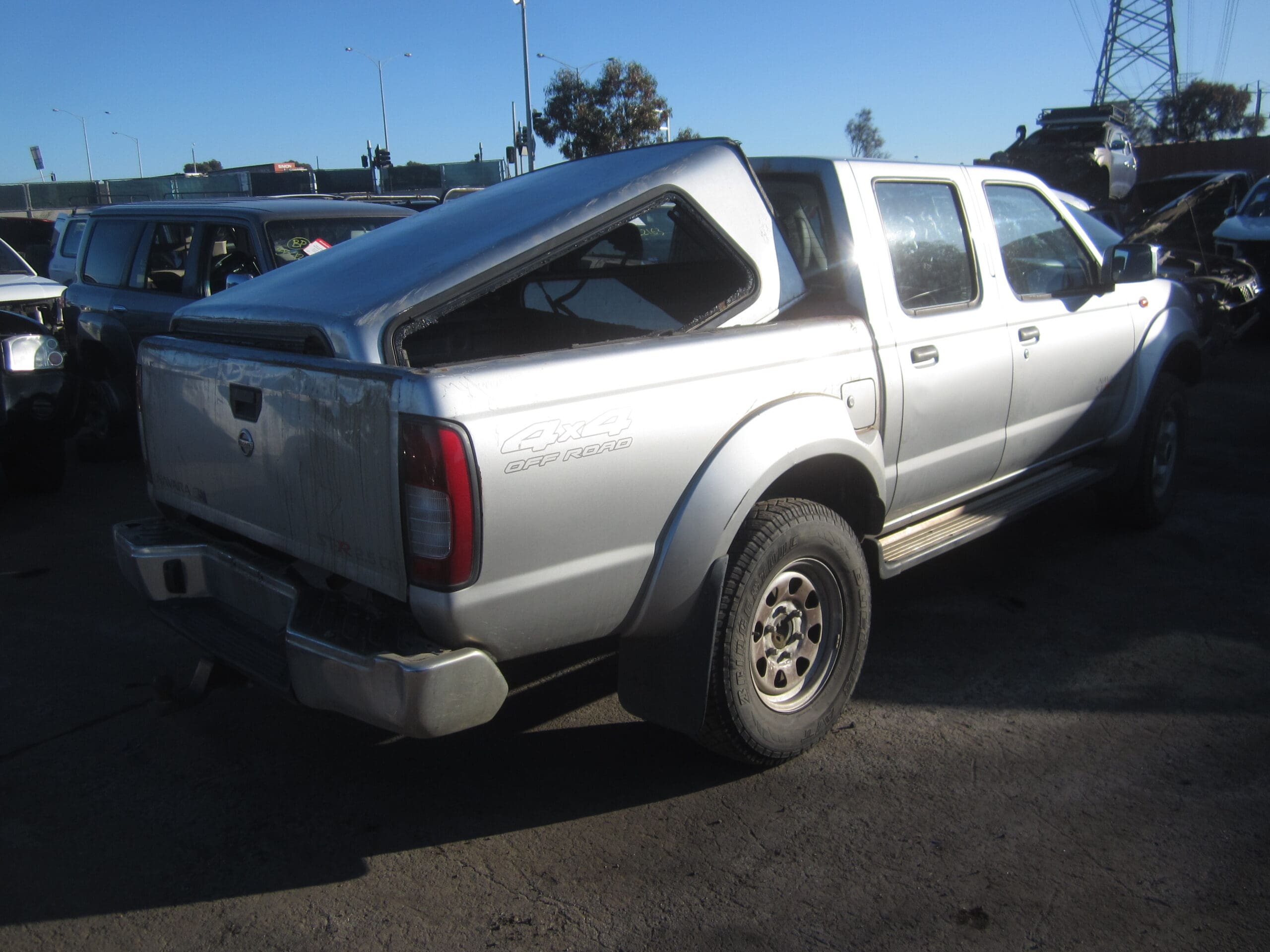 NISSAN NAVARA D22 YD25 DIESEL SILVER 2012 WRECKING