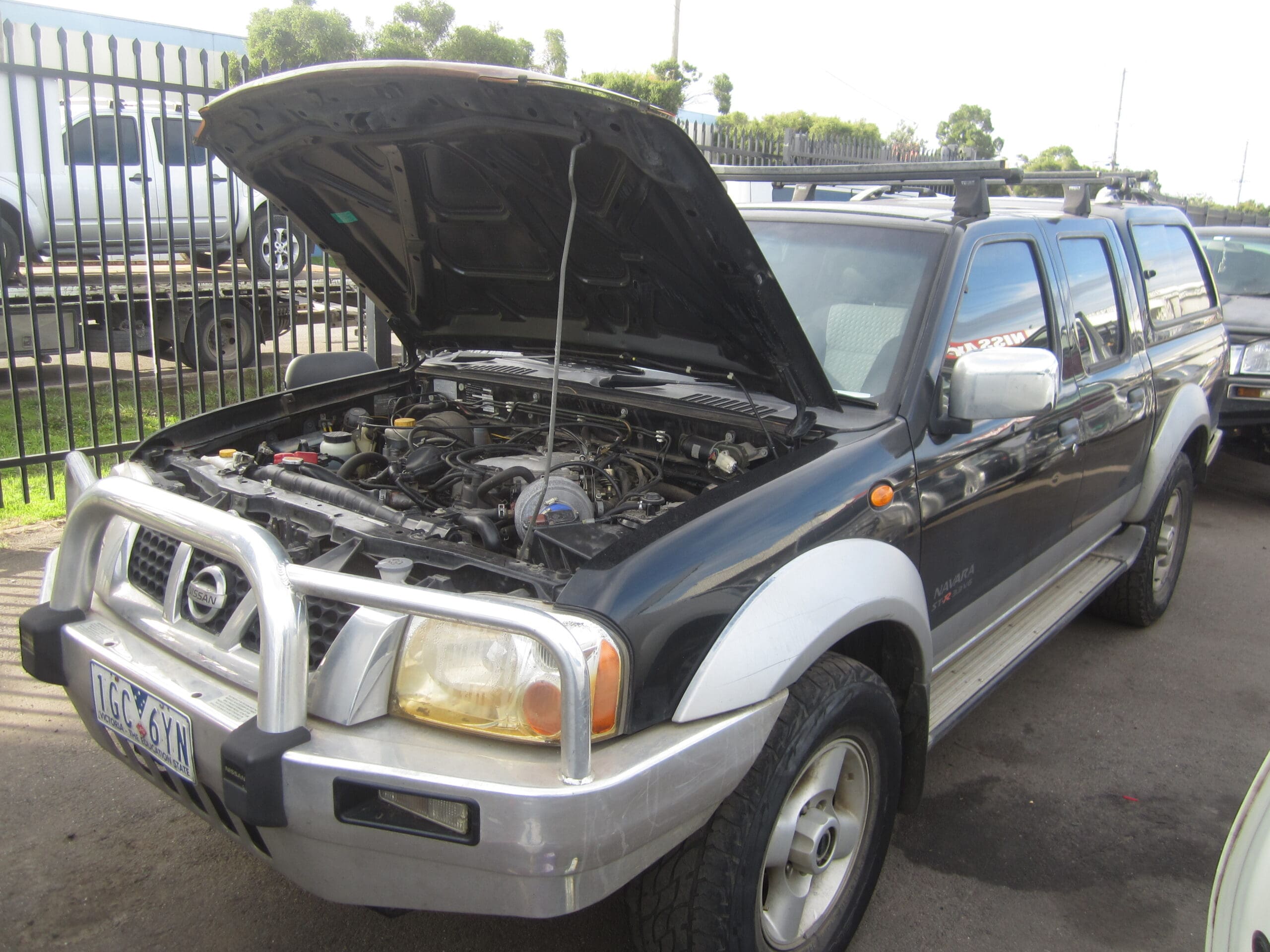 NISSAN NAVARA D22 VG33 V6 PETROL 4X4 BLACK 2005 WRECKING