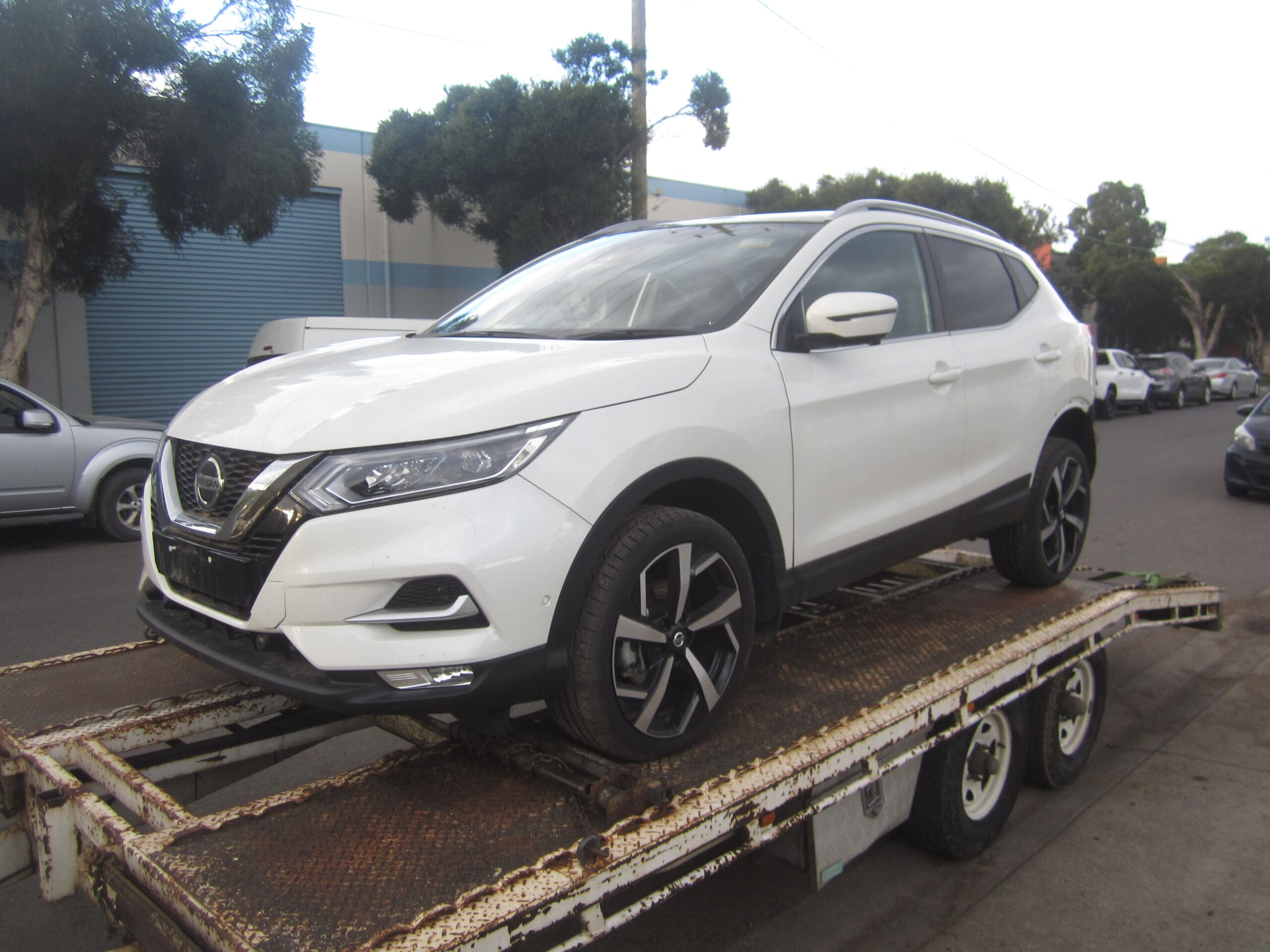 NISSAN QASHQAI J11 Ti 2L PETROL WHITE 2018 WRECKING