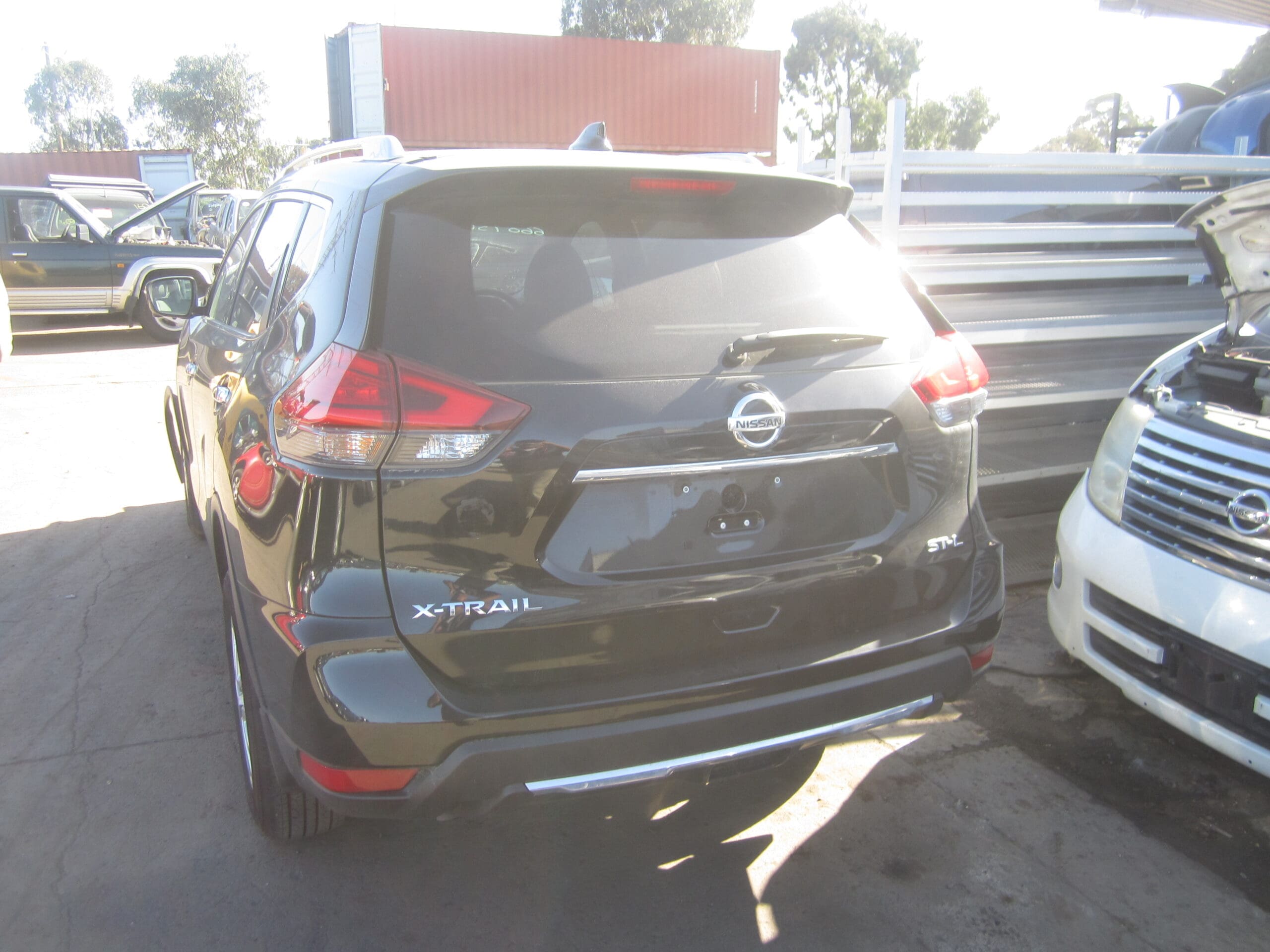 NISSAN X-TRAIL T32 ST-L QR25 AUTO BLACK 2018 WRECKING