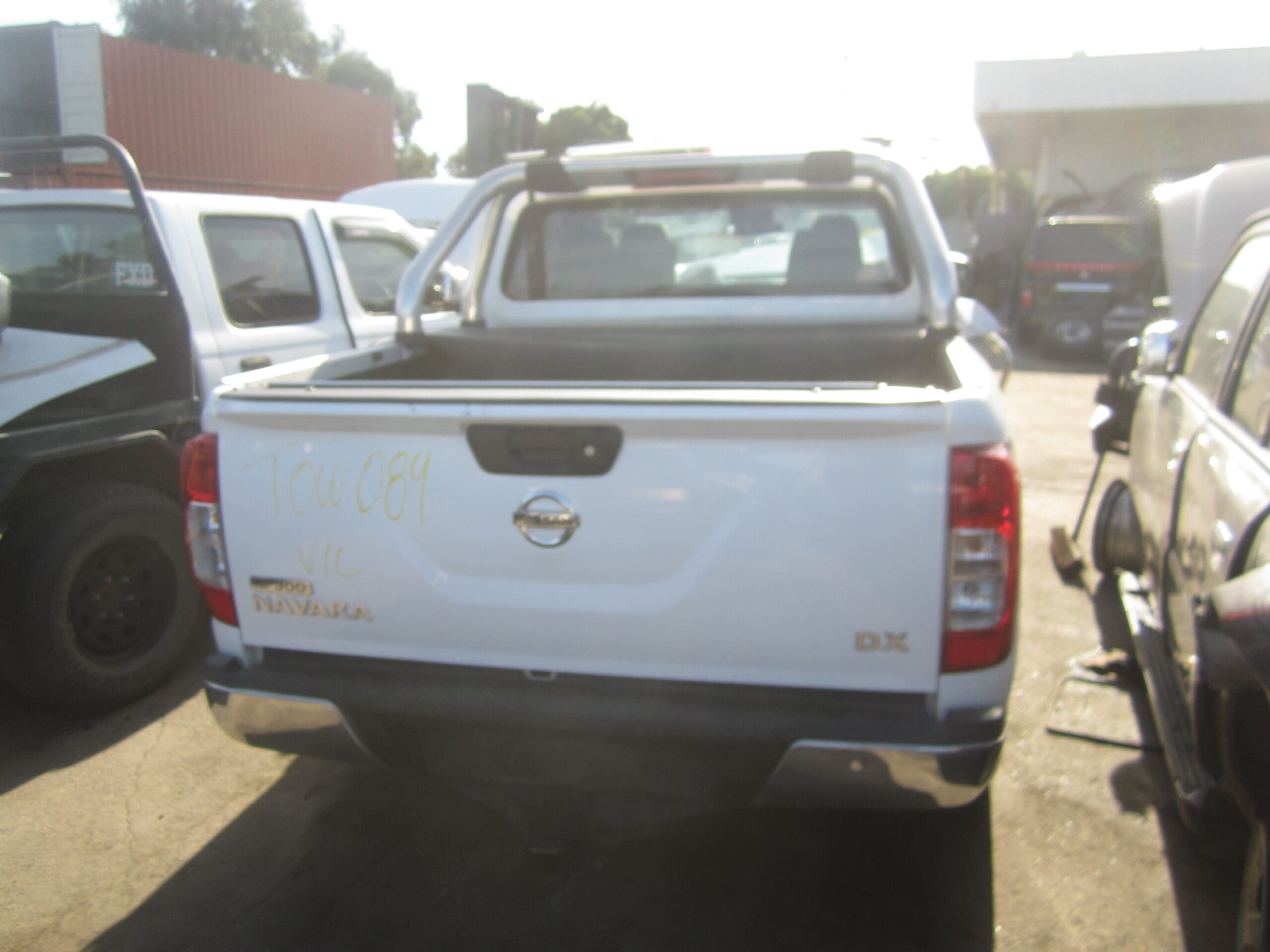 NISSAN NAVARA D23 NP300 YS23 DIESEL 4X4 WHITE 2014 WRECKING