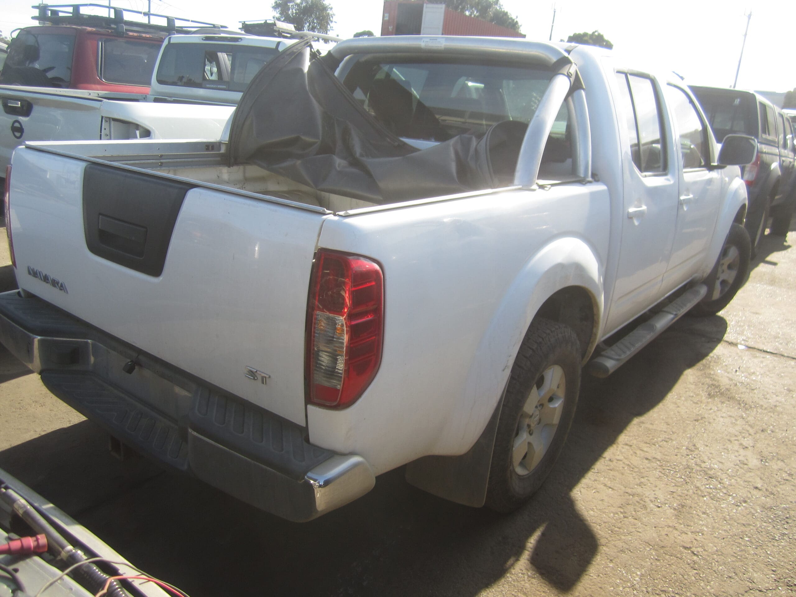 NISSAN NAVARA D40 MNT THAI YD25 DIESEL 2012 WRECKING
