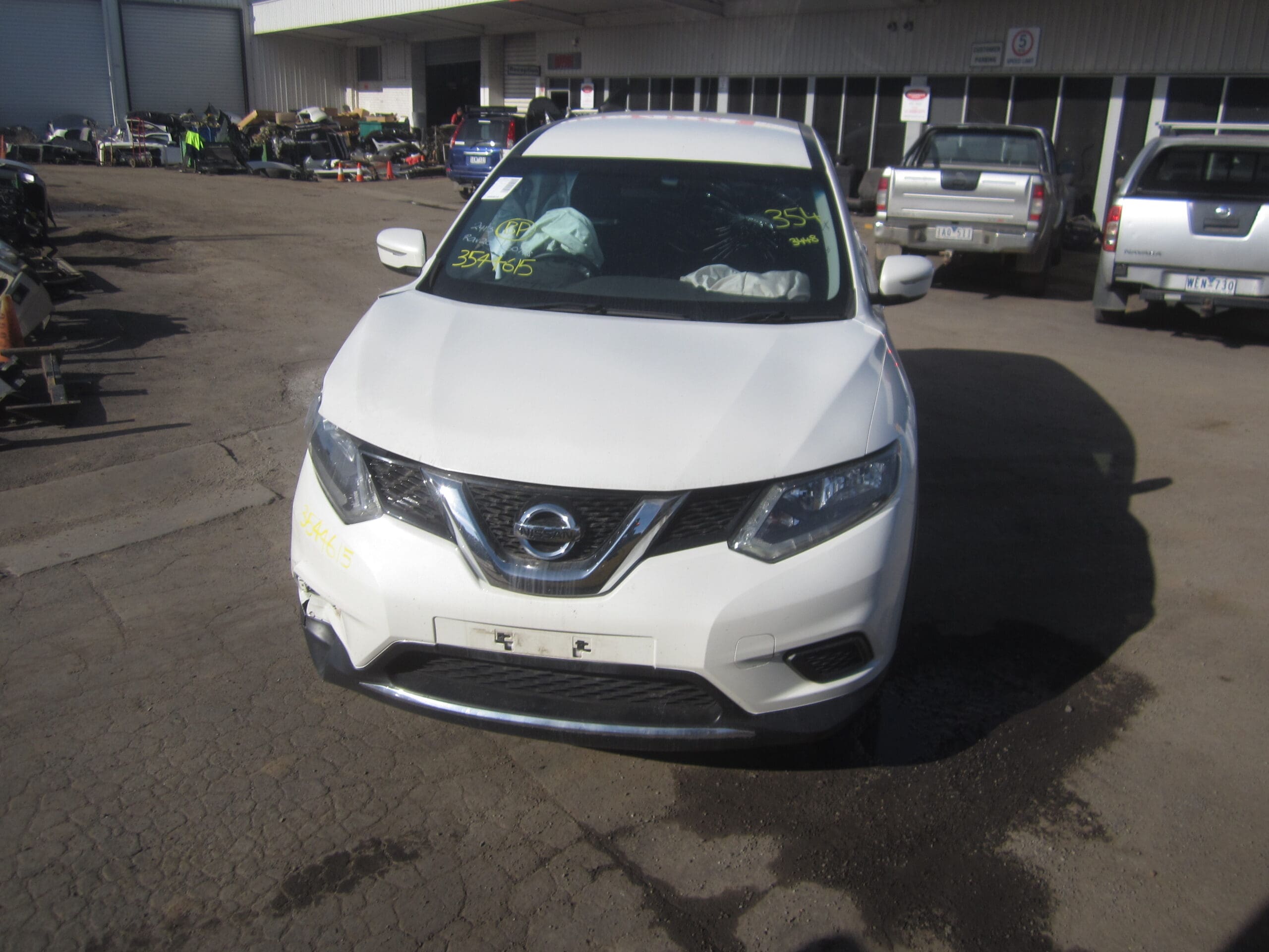 NISSAN X-TRAIL T32 SERIES 1 QR25 WHITE 2014 WRECKING
