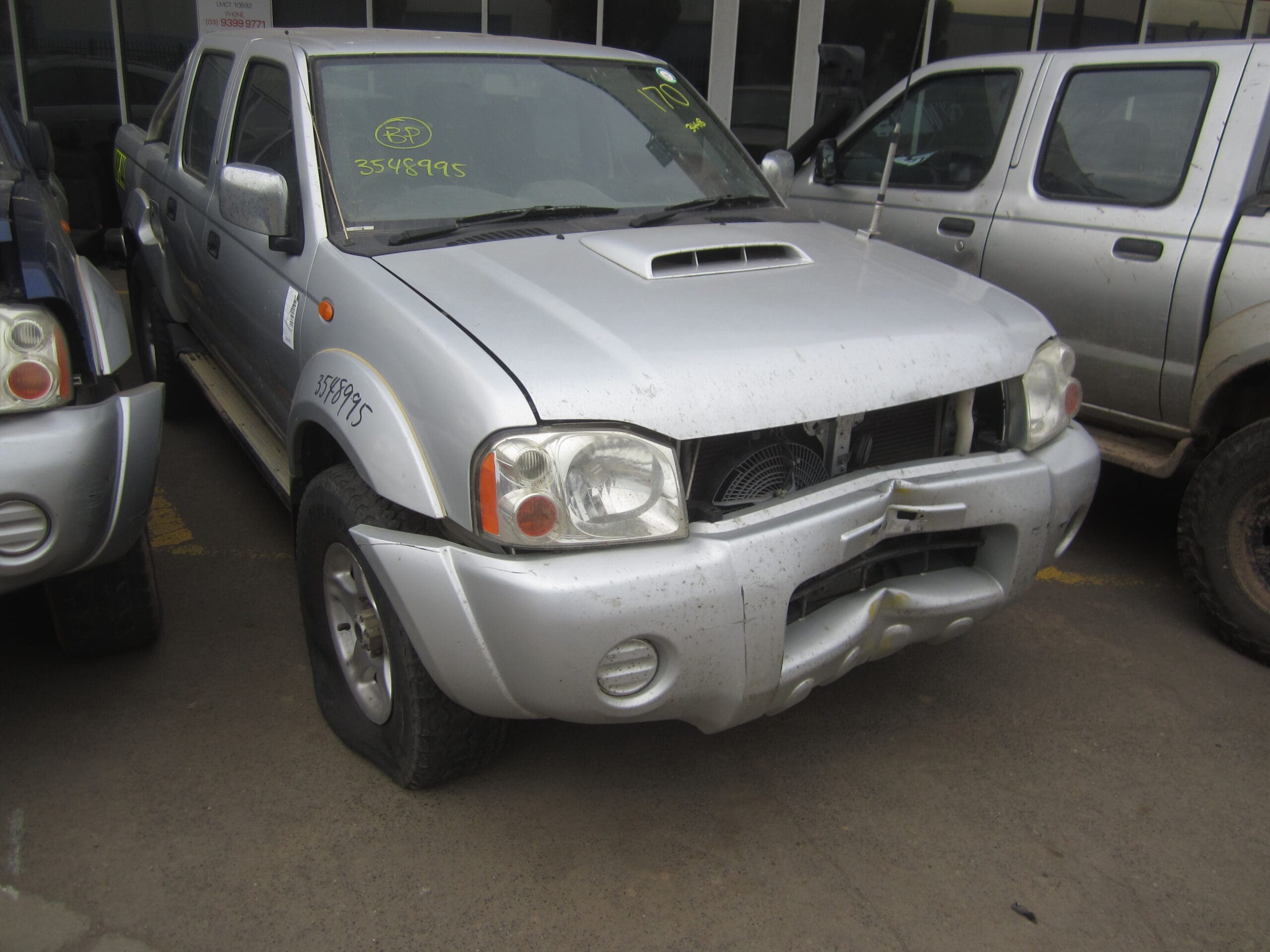 NISSAN NAVARA D22 YD25 DIESEL 4X4 SILVER 2009 WRECKING