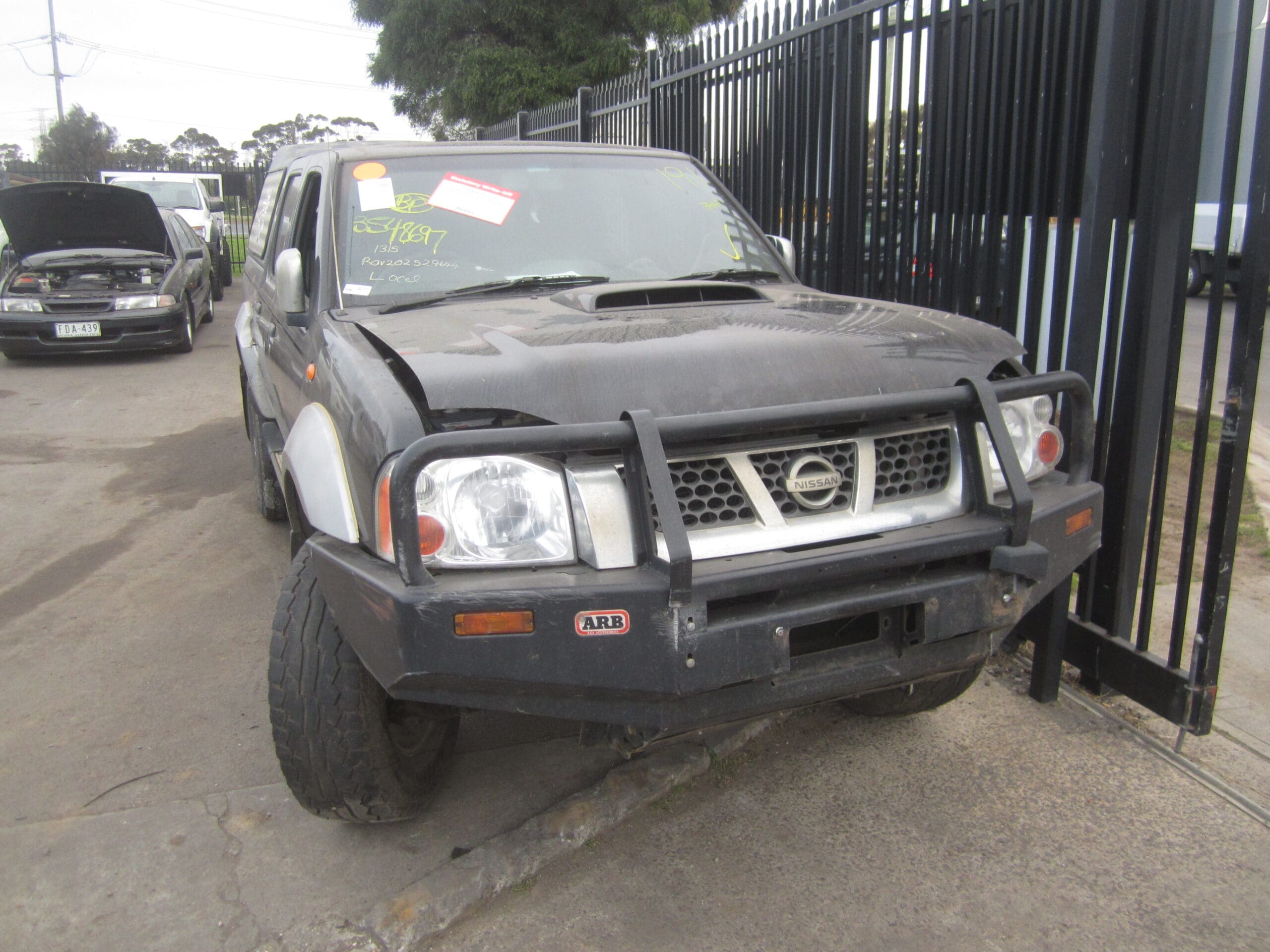 NISSAN NAVARA D22 ST-R YD25 DISEL 4X4 BLACK 2011 WRECKING