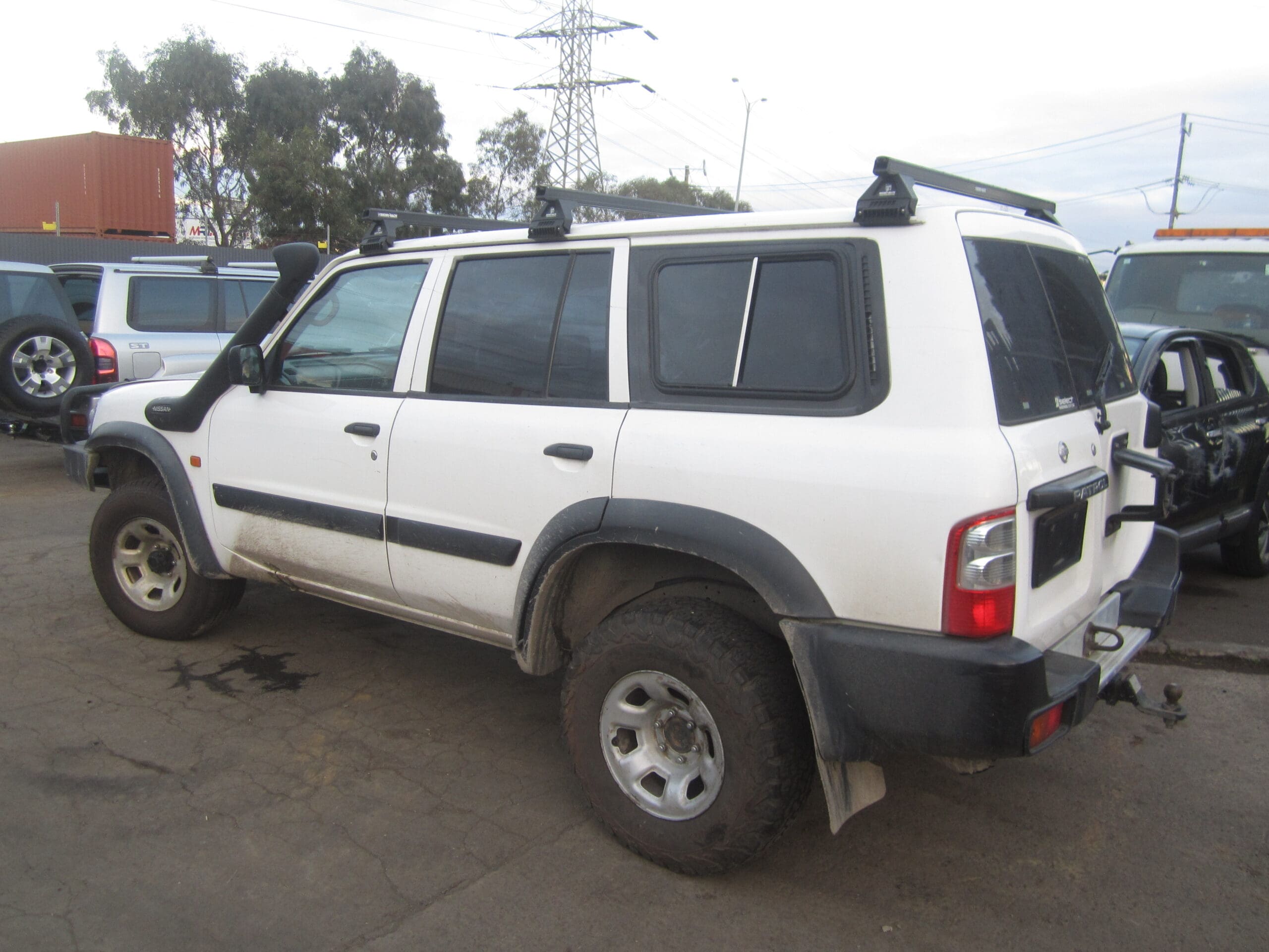 NISSAN PATROL Y61 GU ZD30 SERIES 3 WHITE 2004 WRECKING