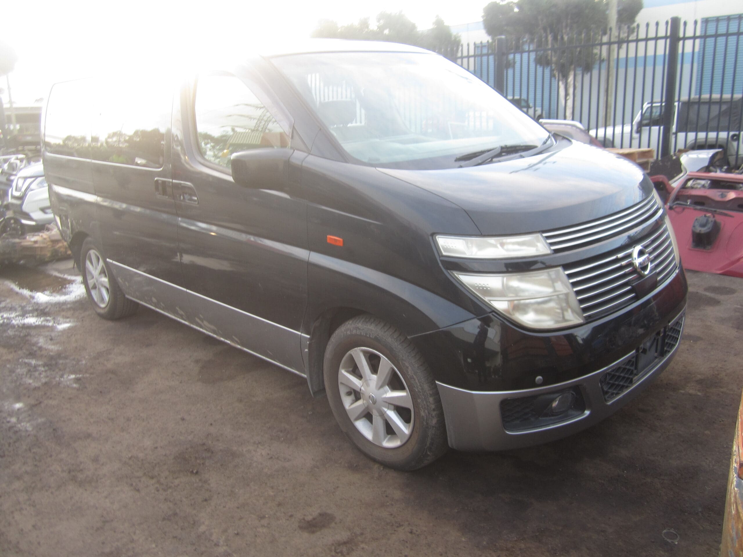 NISSAN ELGRAND E51 VQ35 V6 BLACK 2003 WRECKING