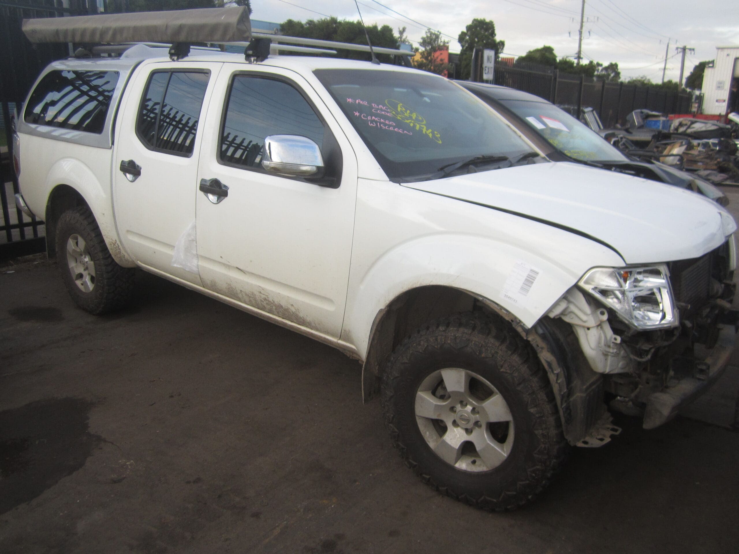 NISSAN NAVARA D40 VSK SPAIN YD25 DIESEL WHITE 2008 WRECKING