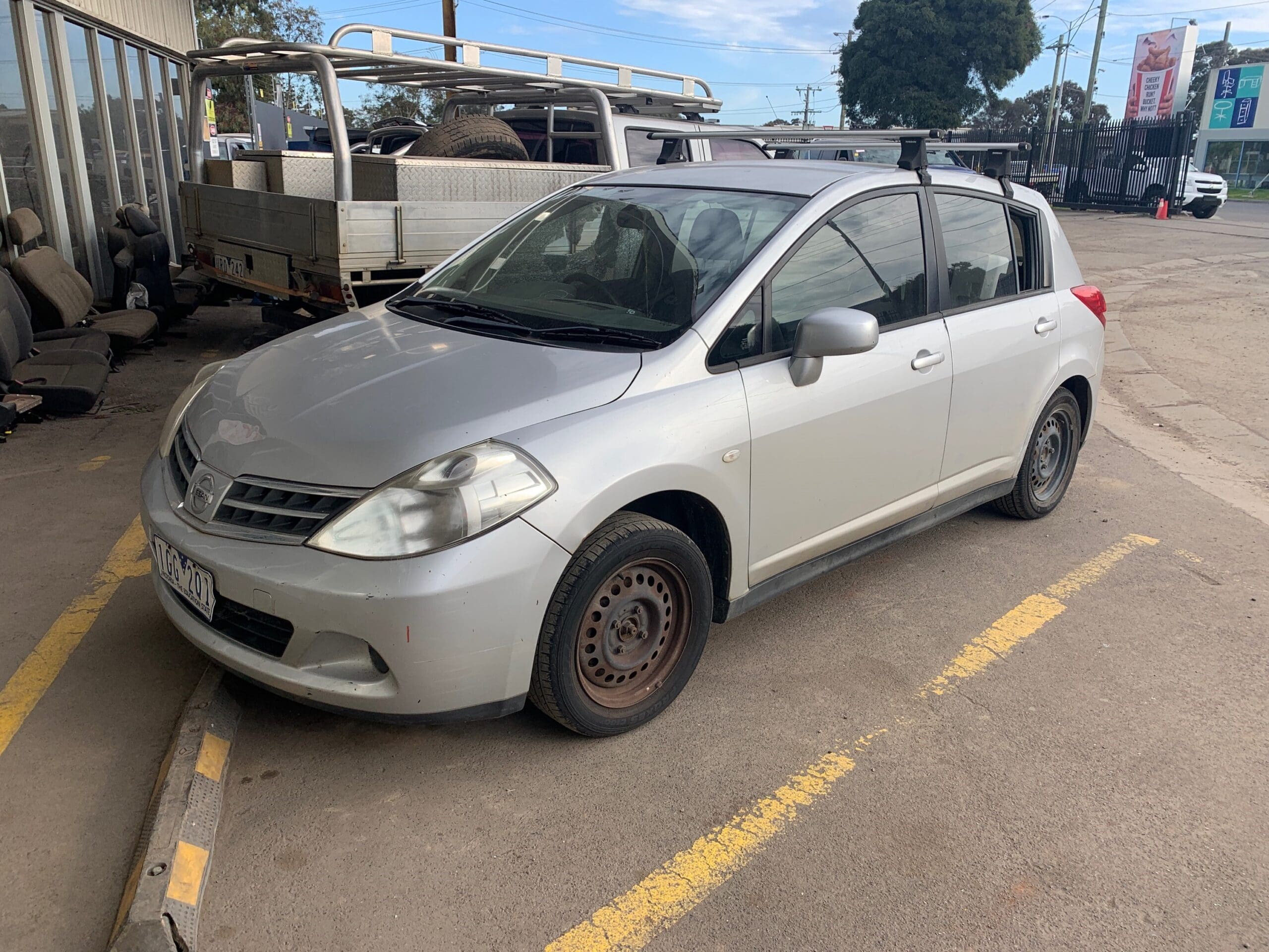 NISSAN TIIDA C11 HATCH 1.8 SILVER 2011 WRECKING