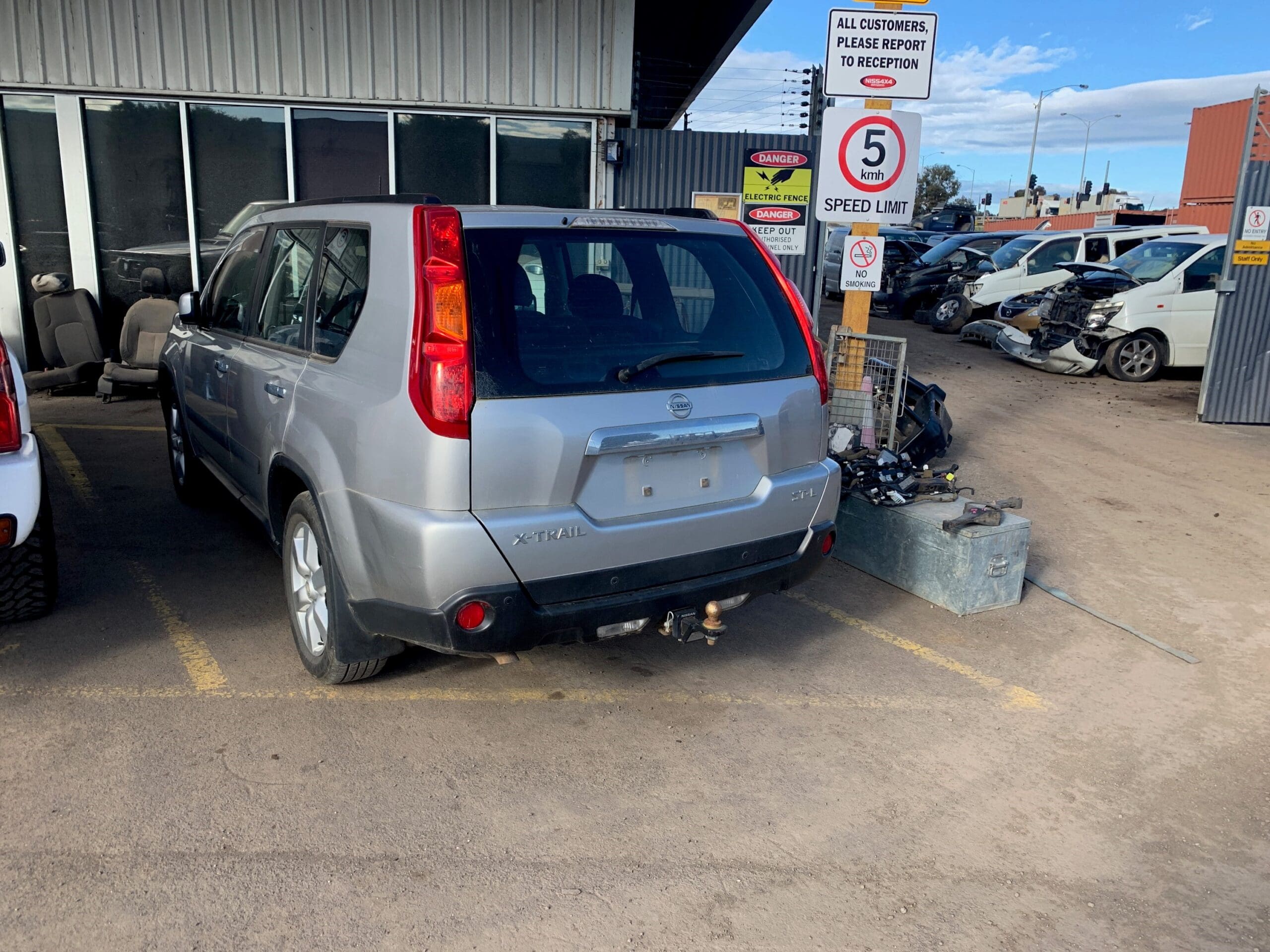 NISSAN X-TRAIL T31 ST-L SERIES 1 SILVER 2009 WRECKING