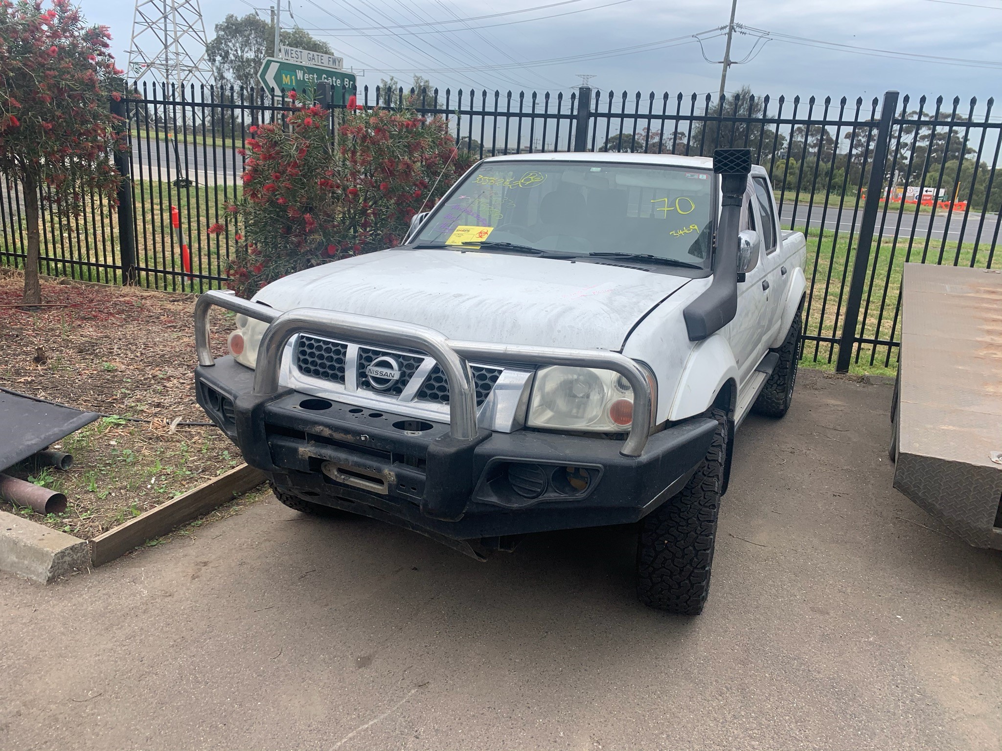 NISSAN NAVARA D22 ZD30 4X4 WHITE 2003 WRECKING