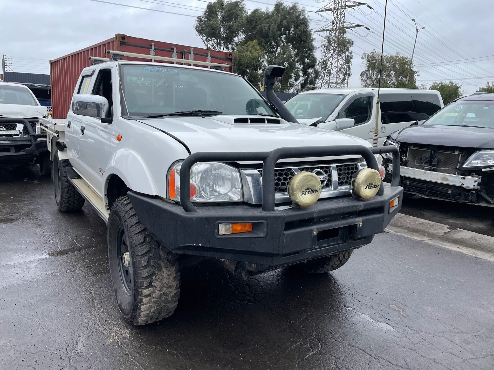 NISSAN NAVARA D22 ST-R YD25 DIESEL WHITE 2012 WRECKING