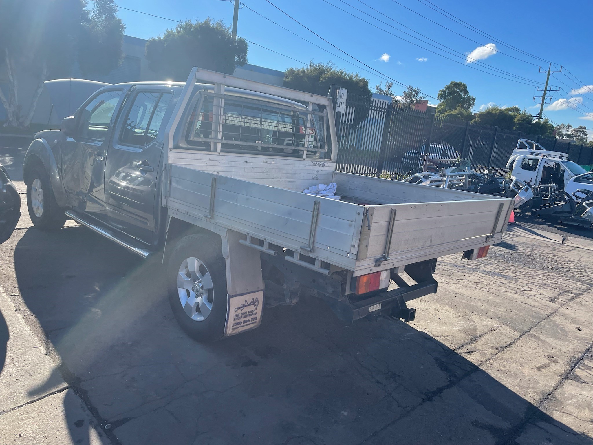 NISSAN NAVARA D40 MNT THAI BUILT YD25 DIESEL TRAY WRECKING