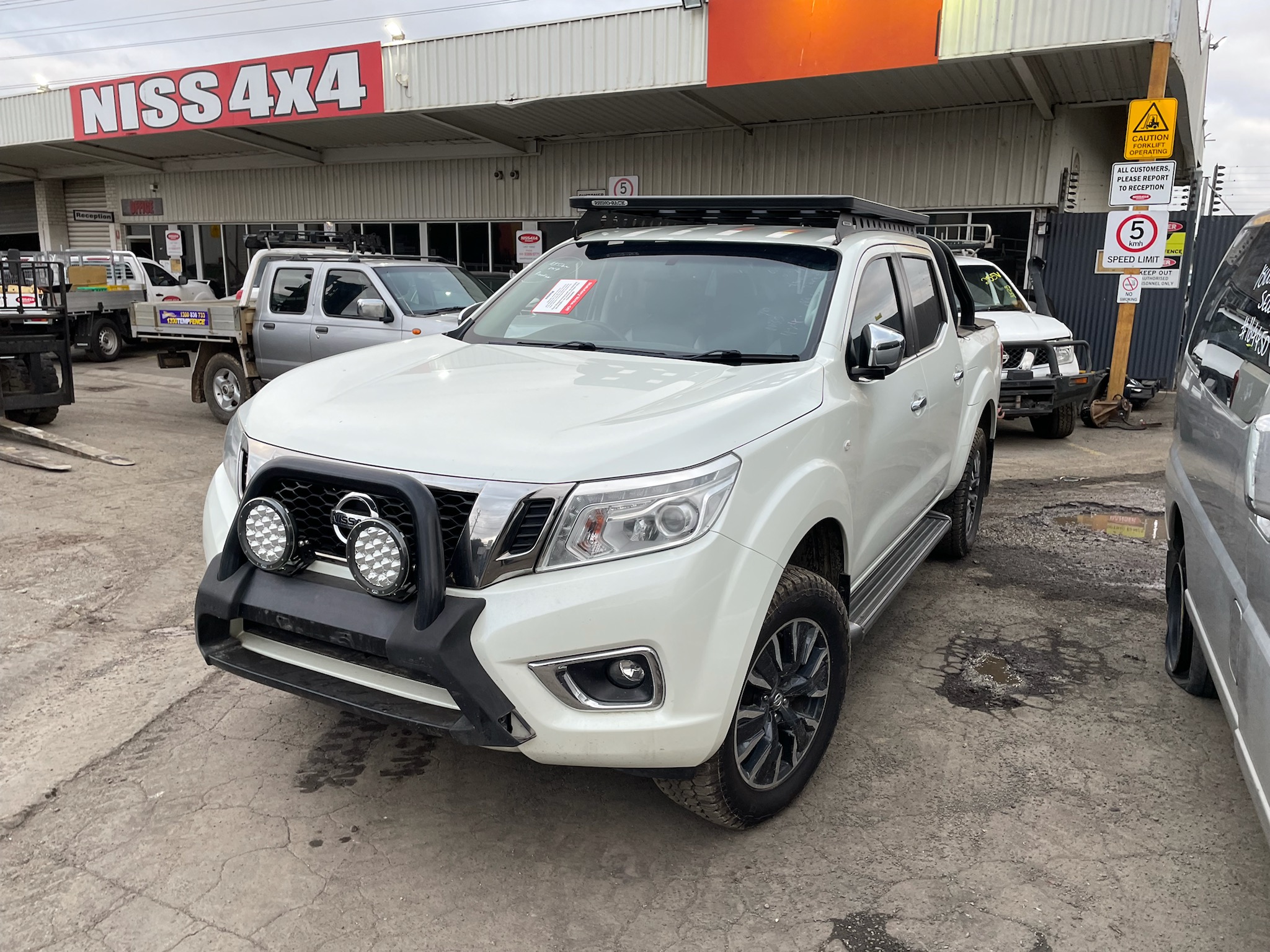 NISSAN NAVARA D23 NP300 YS23 DIESEL WHITE 2019 WRECKING