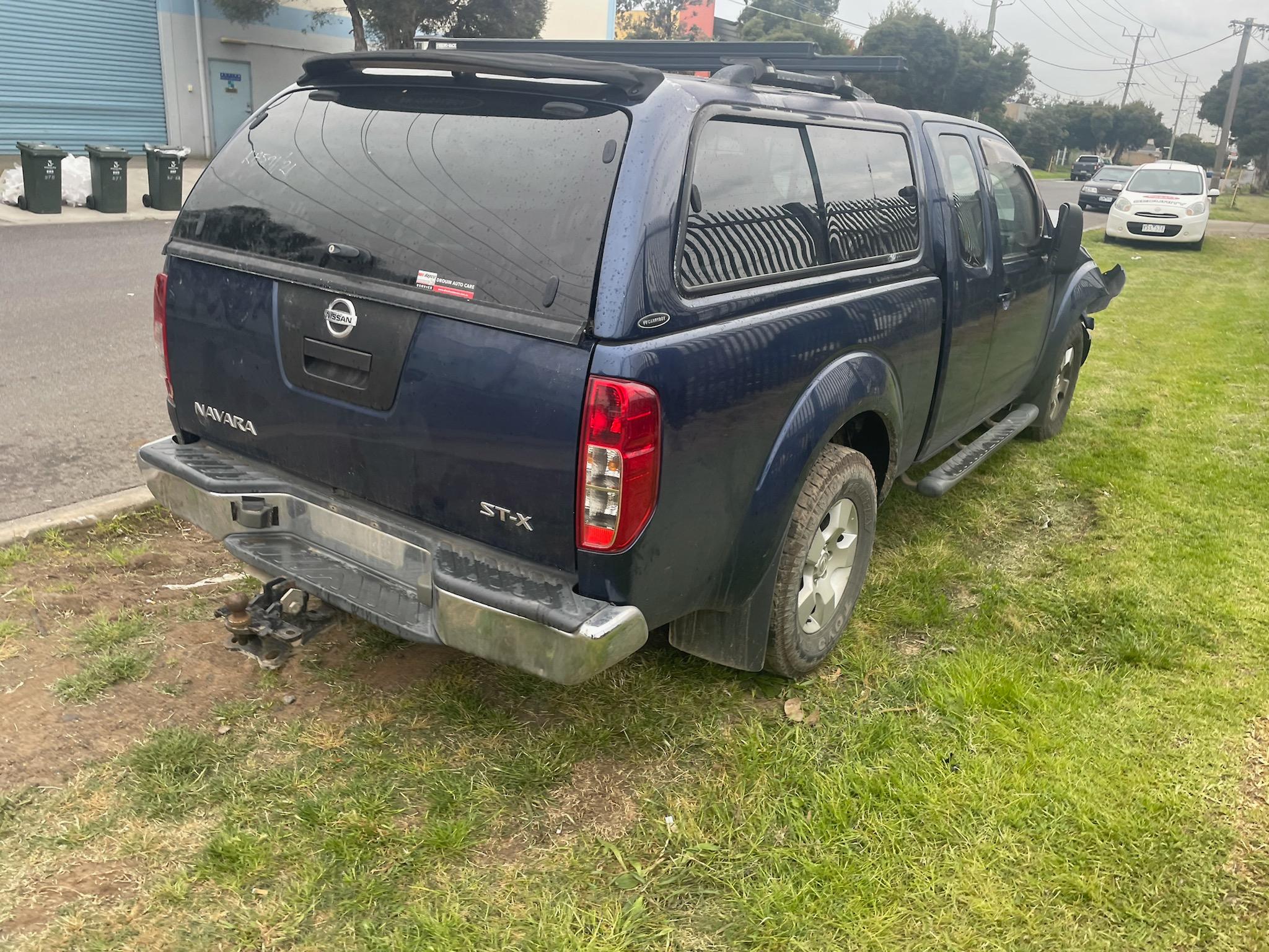 NISSAN NAVARA D40 MNT DIESEL KING CAB BLUE 2011 WRECKING