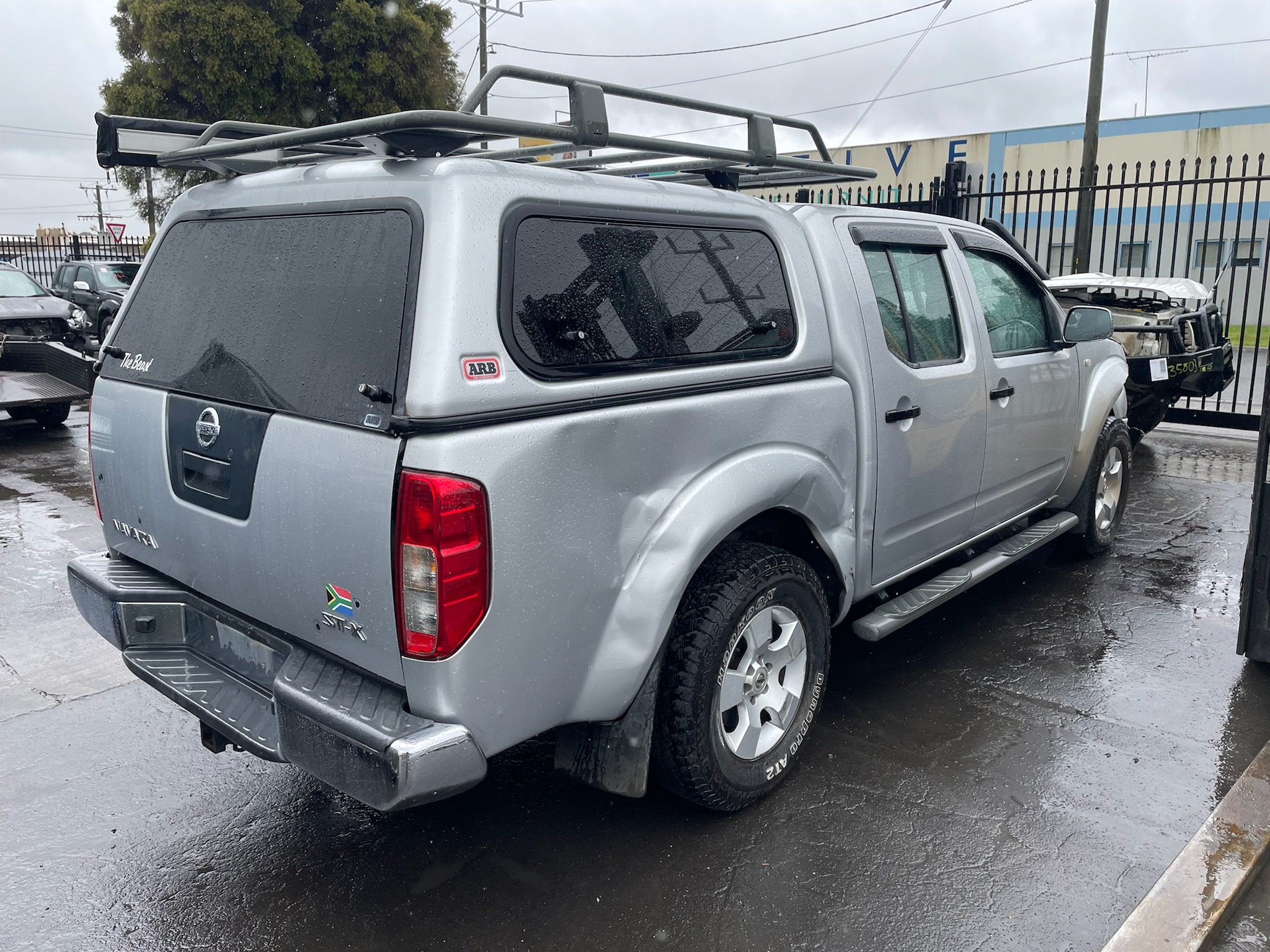 NISSAN NAVARA D40 VSK DIESEL SILVER CANOPY 2008 WRECKING