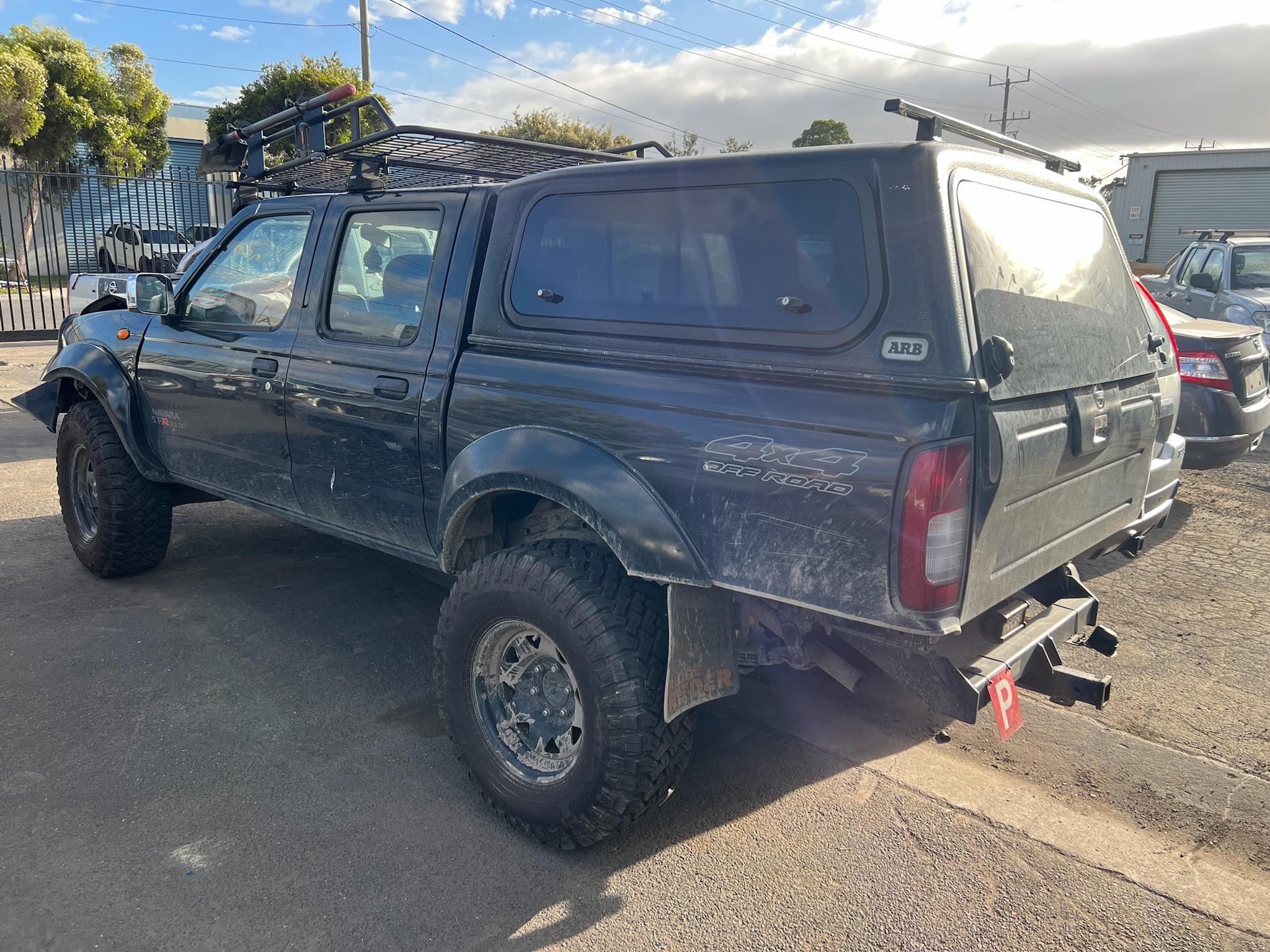 NISSAN NAVARA D22 ST-R YD25 DIESEL BLACK 2009 WRECKING