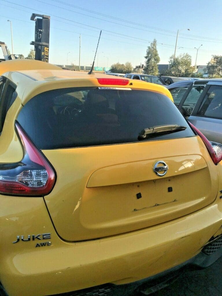 NISSAN JUKE F15 REAR WINDSHIELD GLASS GENUINE USED 2011 - 2019