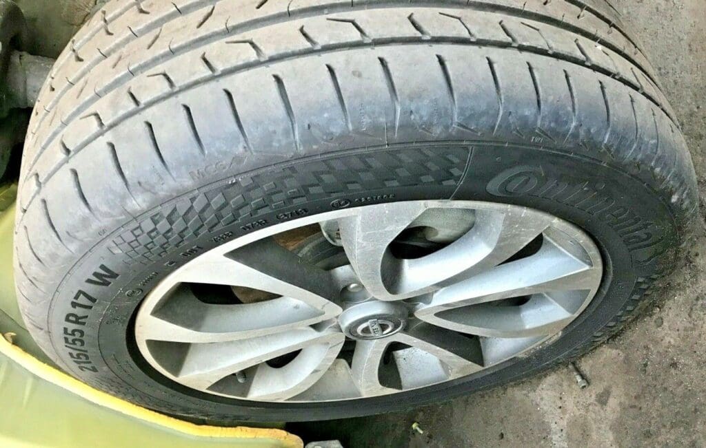 NISSAN JUKE F15 Ti-S ALLOY WHEEL SET OF 4 GENUINE USED 2011 - 2019