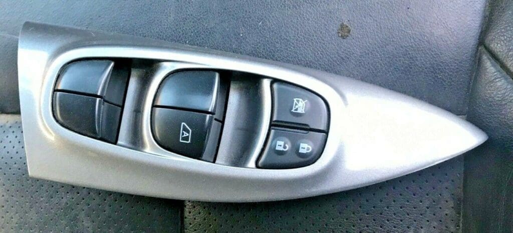 NISSAN JUKE F15 WINDOW MASTER SWITCH GENUINE USED 2011 - 2019