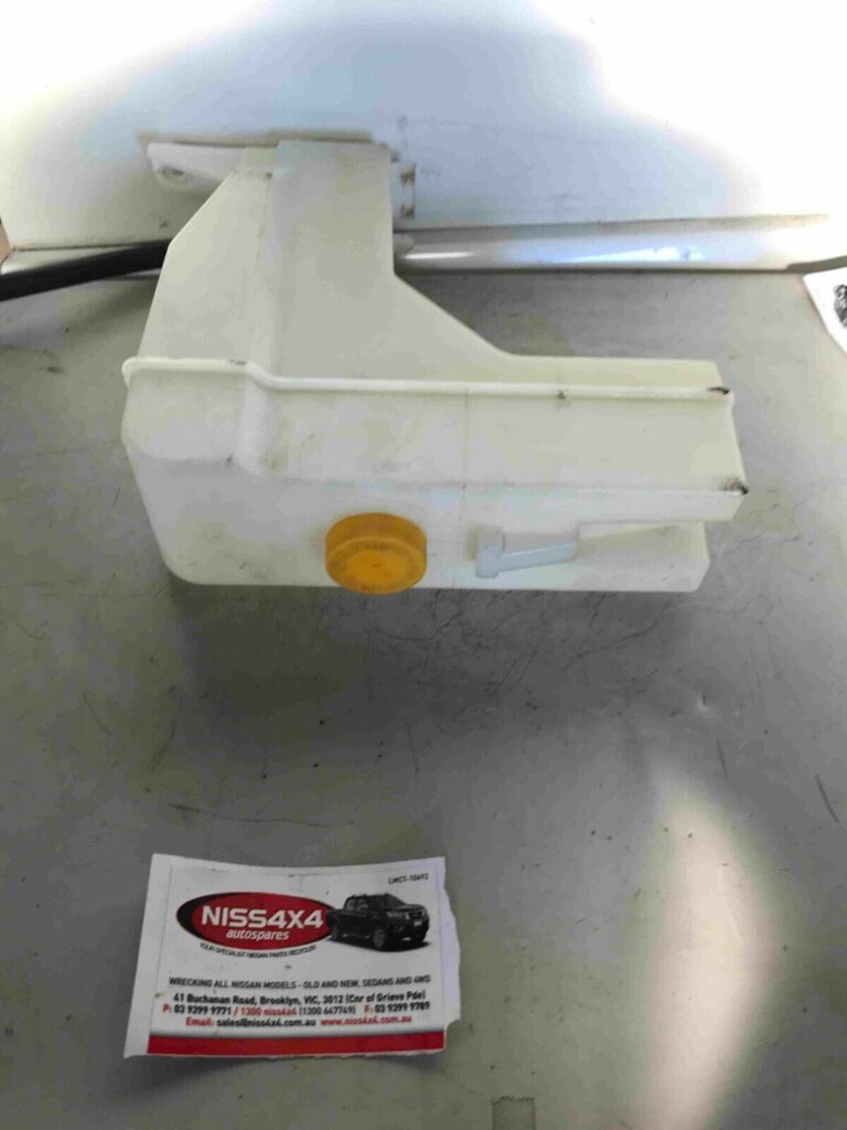NISSAN PULSAR N16/ X-TRAIL T30 OVERFLOW BOTTLE GENUINE USED 2000 - 2007